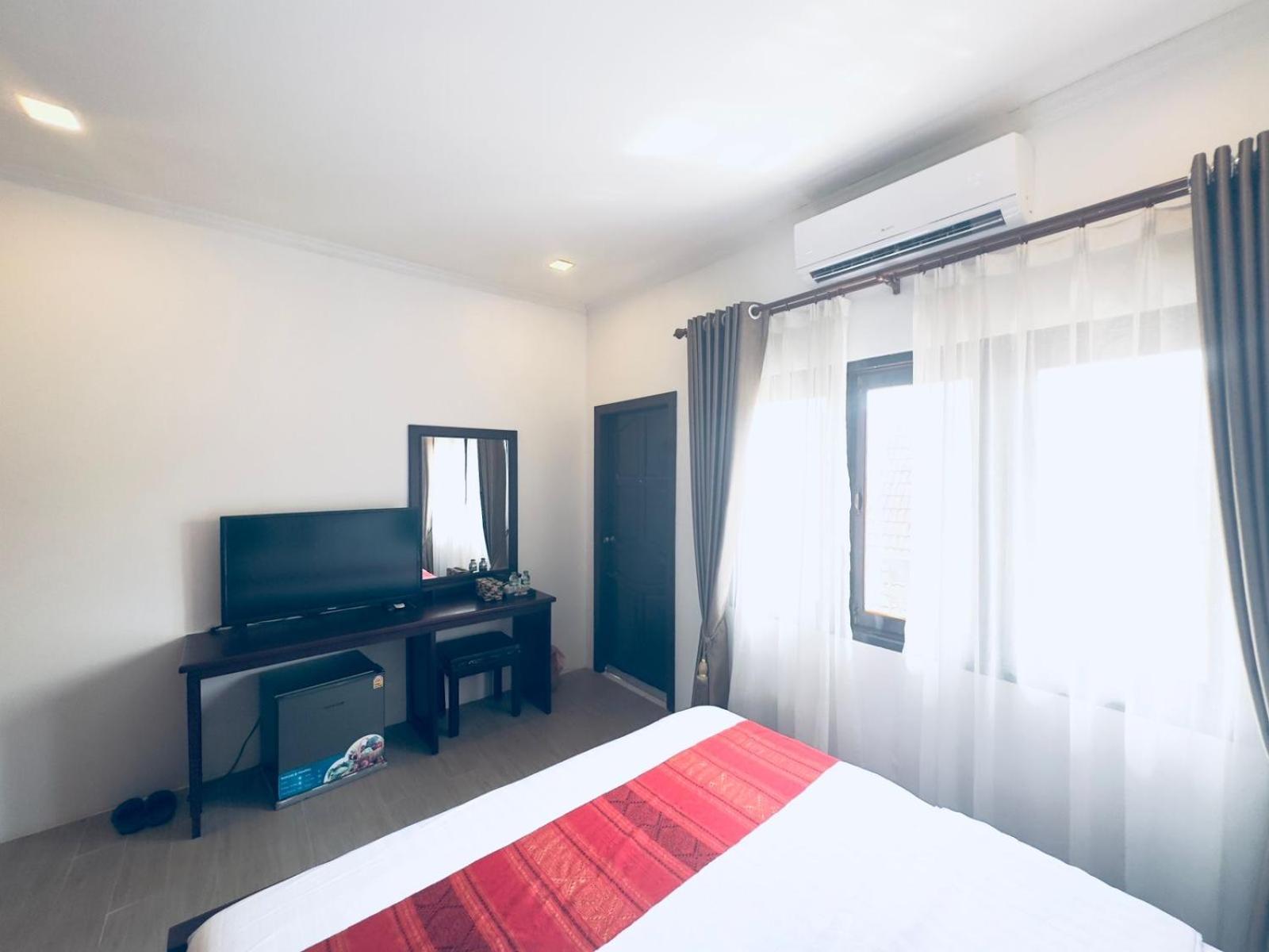 A P S Moutain View Hotel Vang Vieng Exterior photo