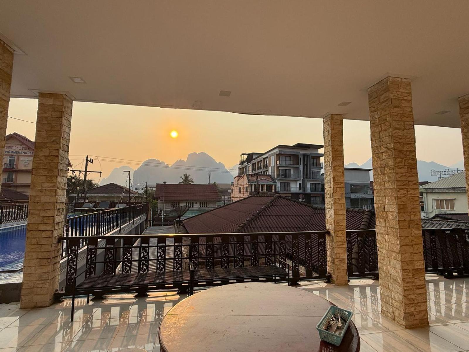 A P S Moutain View Hotel Vang Vieng Exterior photo